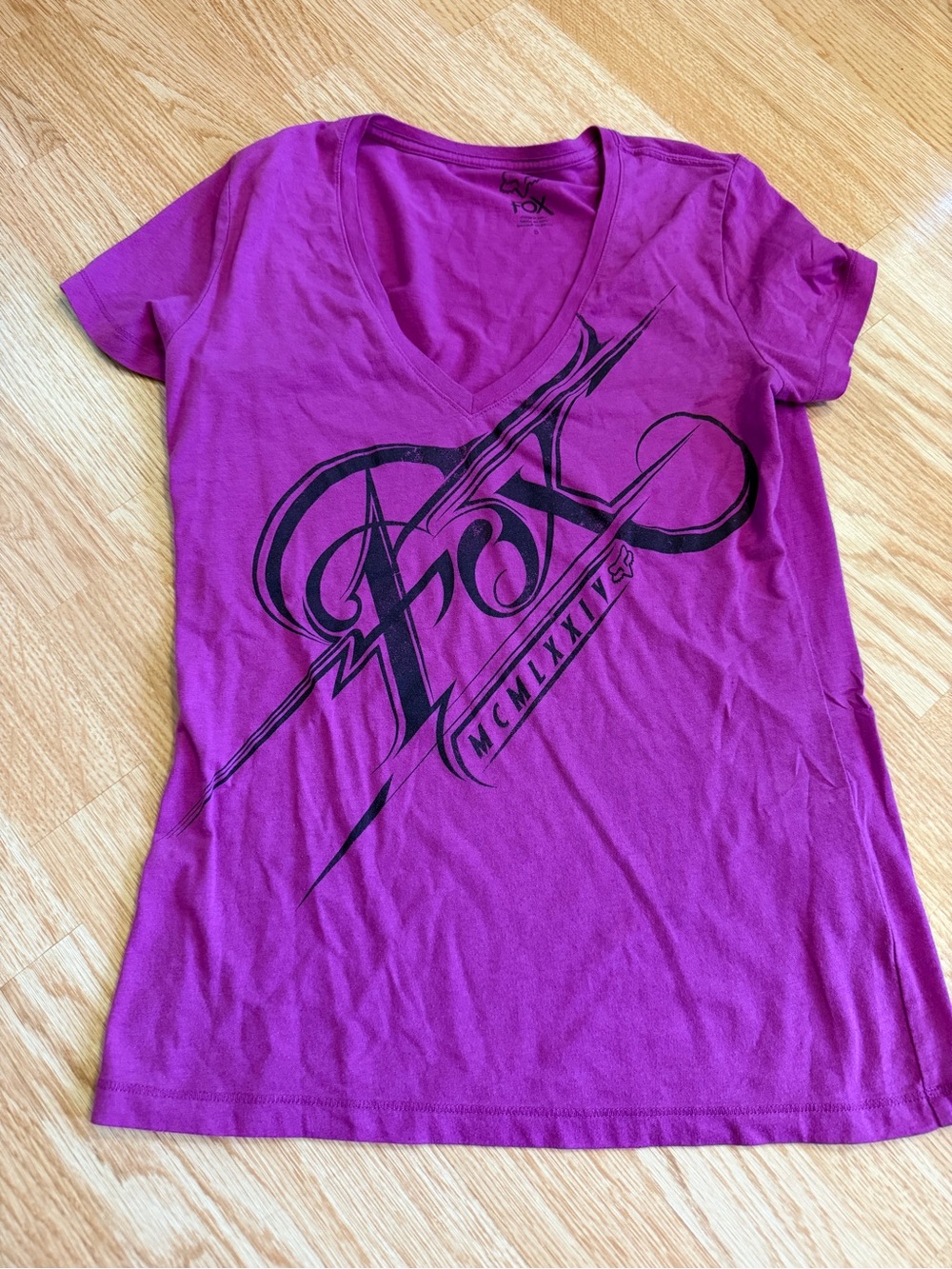 Fox Racing Women’s Small Purple V-Neck Graphic T-Shirt Y2K MCMLXXIV Motocross